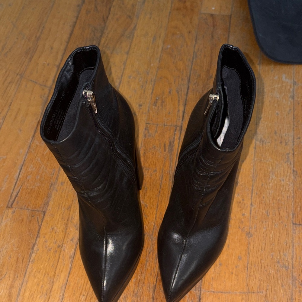Steve Madden Black Leather Ankle Boot heels - Picture 2 of 13